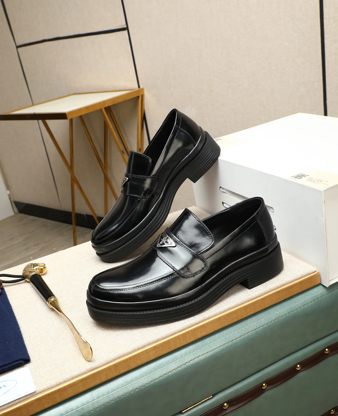 Men's men's shoes 💰540 (water-dyed cow leather) 📛📛PRADA high-end counter's latest formal business leather shoes 👔original and highest quality! Imported from Italy 🇮🇹 first-layer calfskin fabric ➕ cowhide lining Original outsole Formal size: 38➖44 (45 customized)